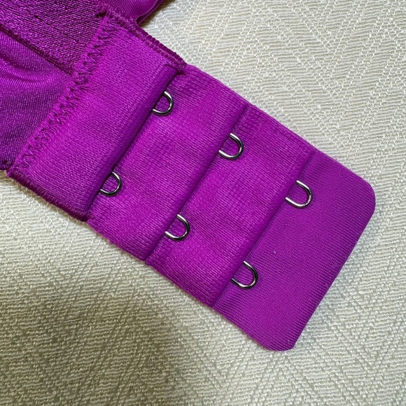 Victoria Secret Biofit Demi Up-Lift Bra, Magenta, size 38C- Pre-owned - Picture 9 of 9